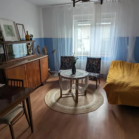 Dom W Dolinie Baryczy Nyaraló *